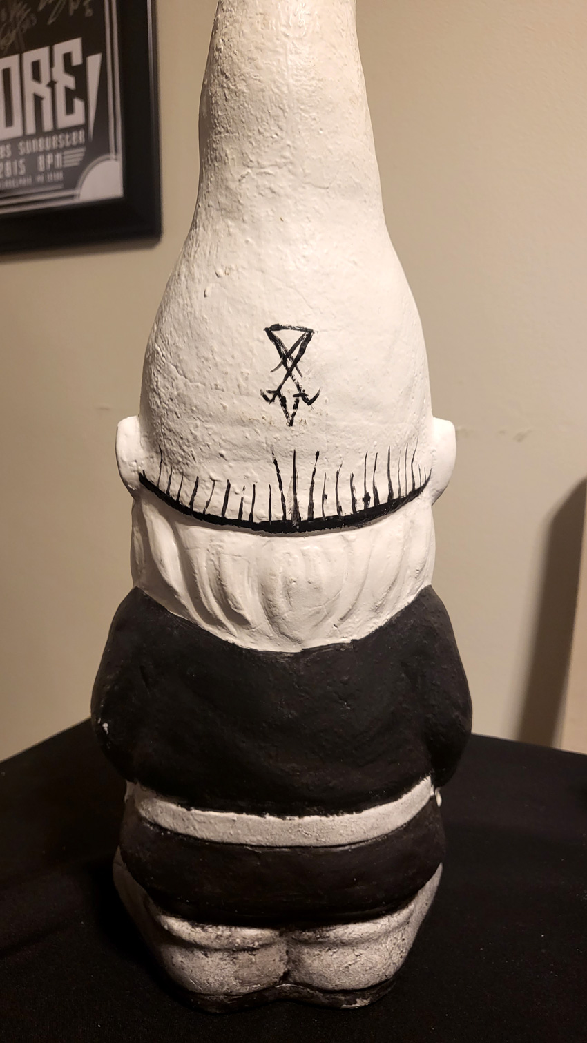 Photo of back of Gnome
